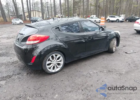2013 Hyundai Veloster Base W/Black/Base W/Gray/Base W/Red/Re:mix z USA, uszkodzony, nr VIN KMHTC6AD3DU160022
